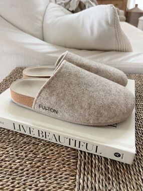 Fulton Wool Clogs Sz 7